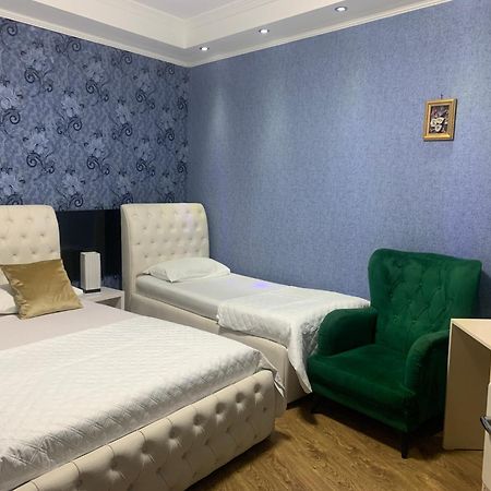 Aisi Kutaisi Hotel Екстериор снимка