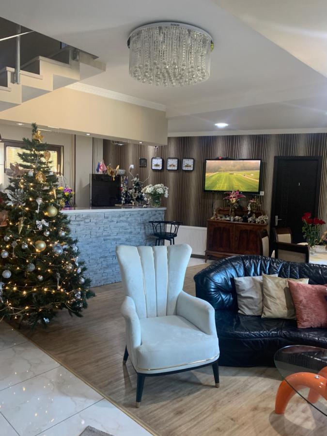 Aisi Kutaisi Hotel Екстериор снимка
