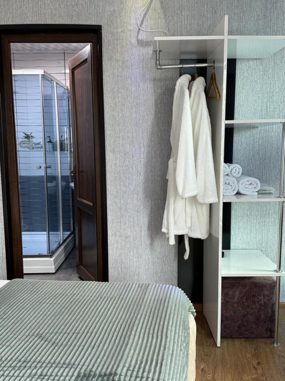 Aisi Kutaisi Hotel Екстериор снимка