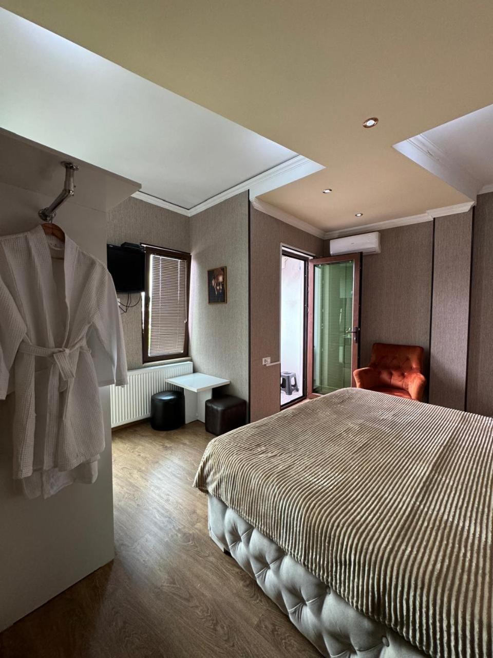 Aisi Kutaisi Hotel Екстериор снимка