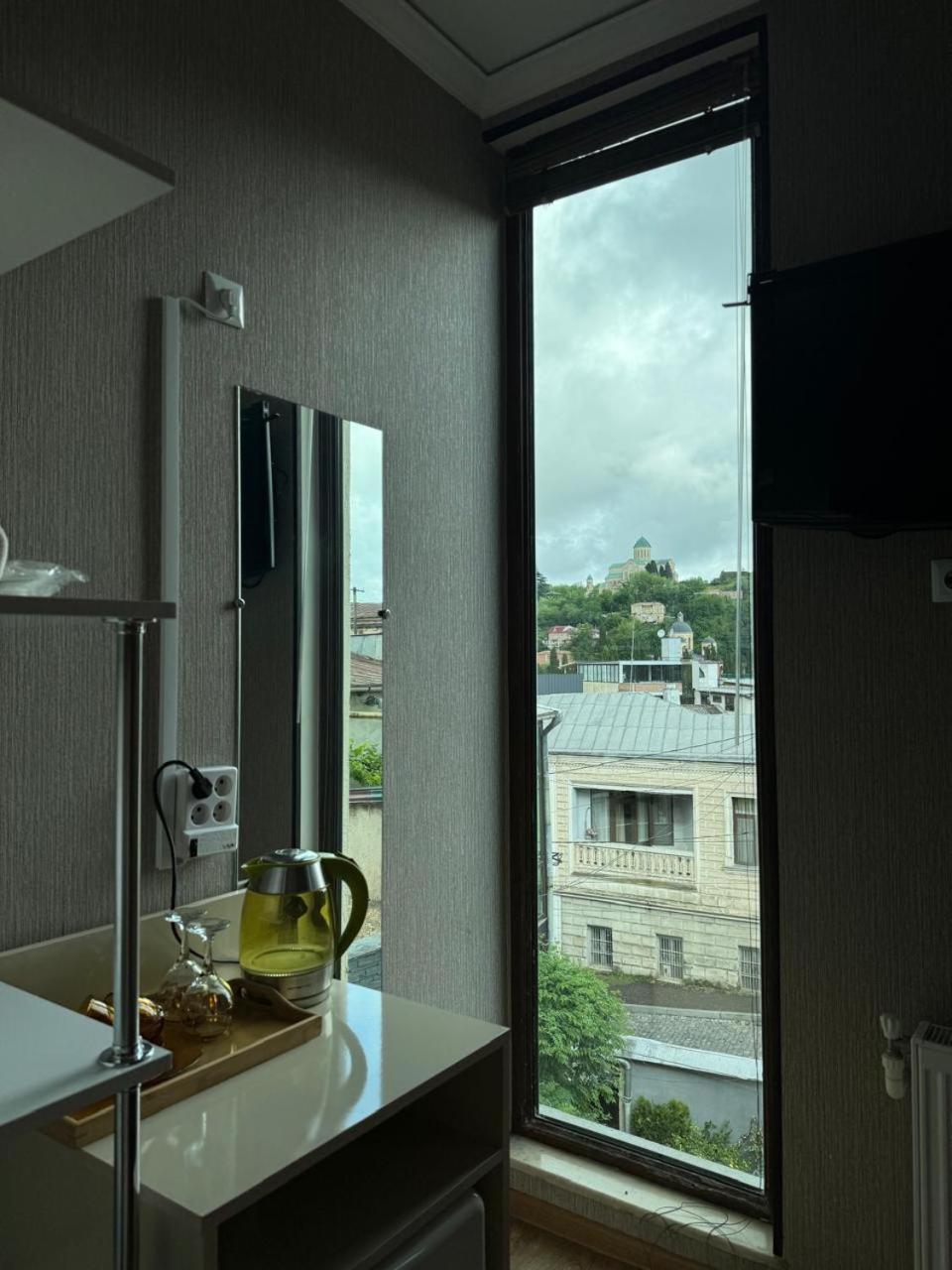 Aisi Kutaisi Hotel Екстериор снимка