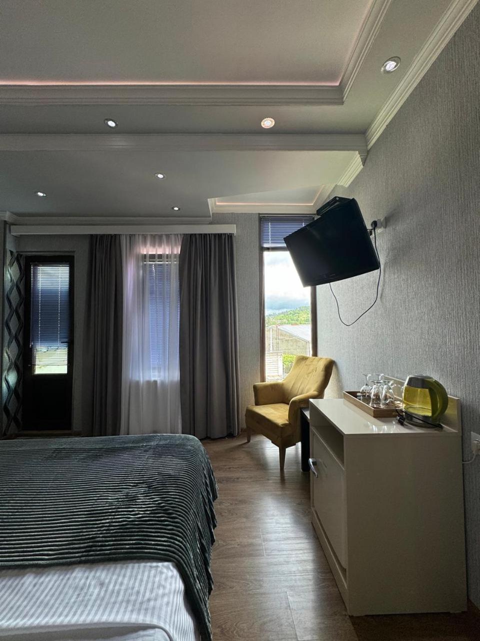 Aisi Kutaisi Hotel Екстериор снимка