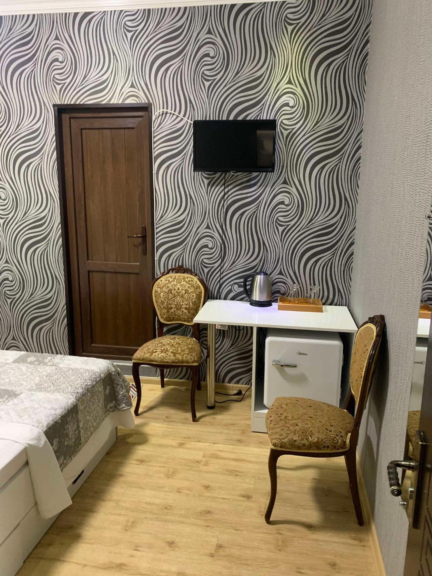 Aisi Kutaisi Hotel Екстериор снимка