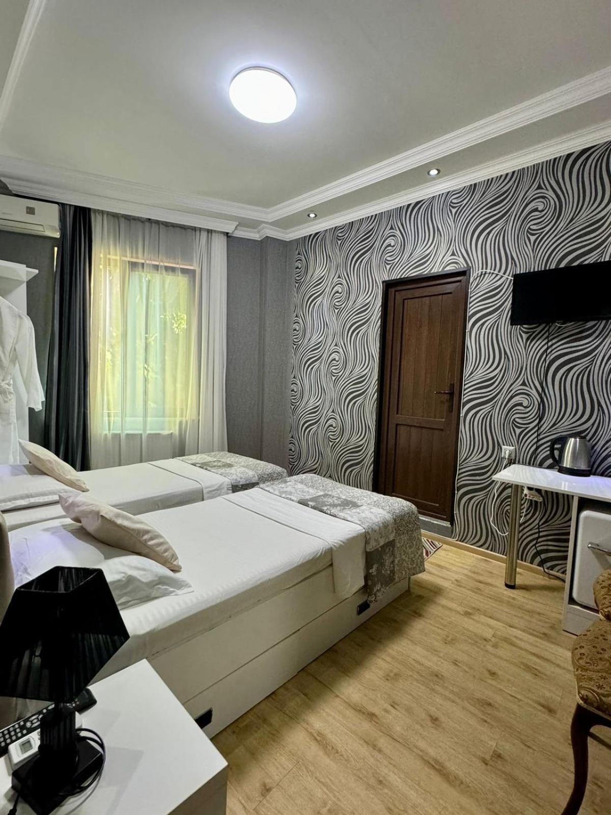 Aisi Kutaisi Hotel Екстериор снимка