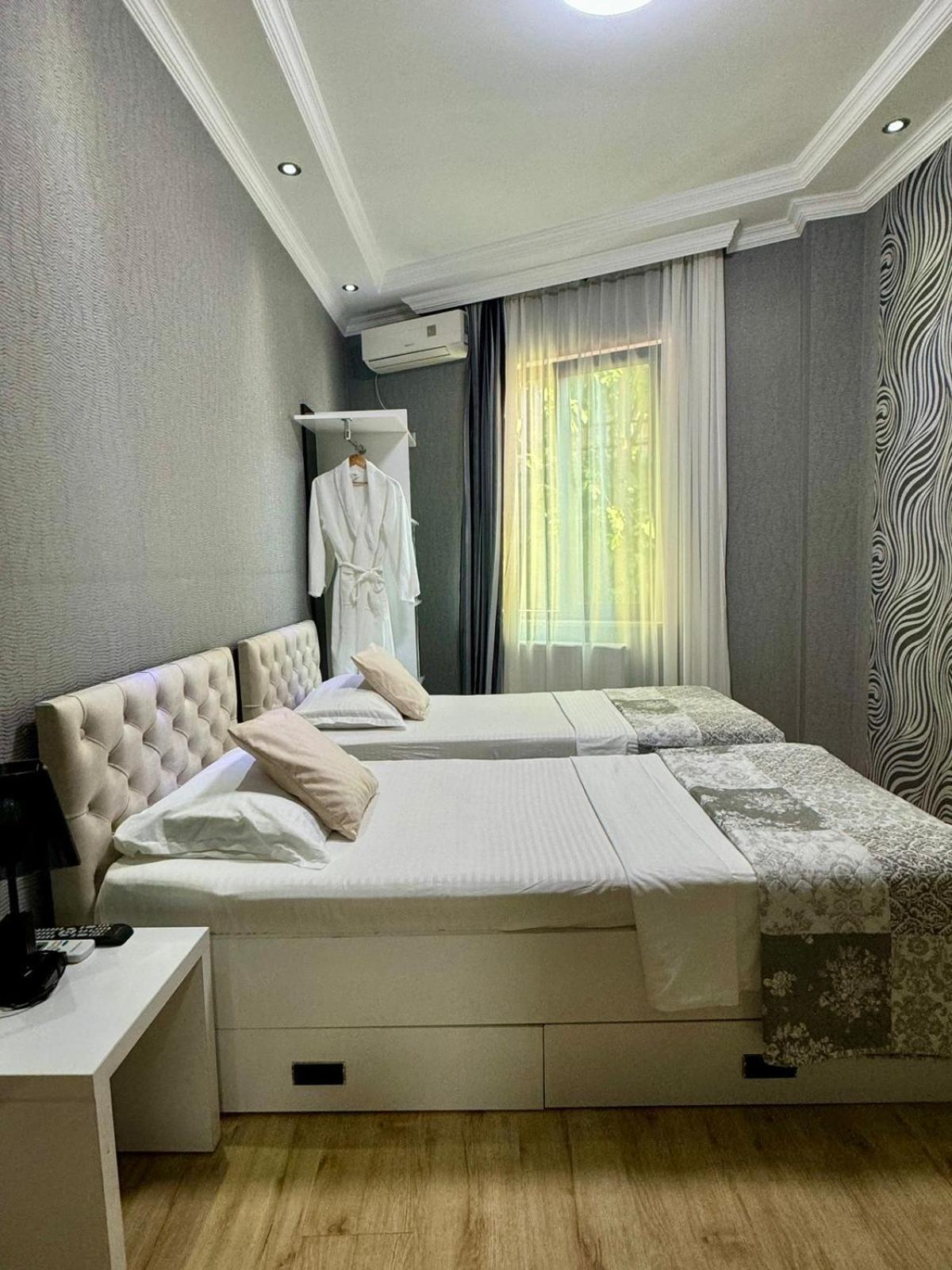 Aisi Kutaisi Hotel Екстериор снимка